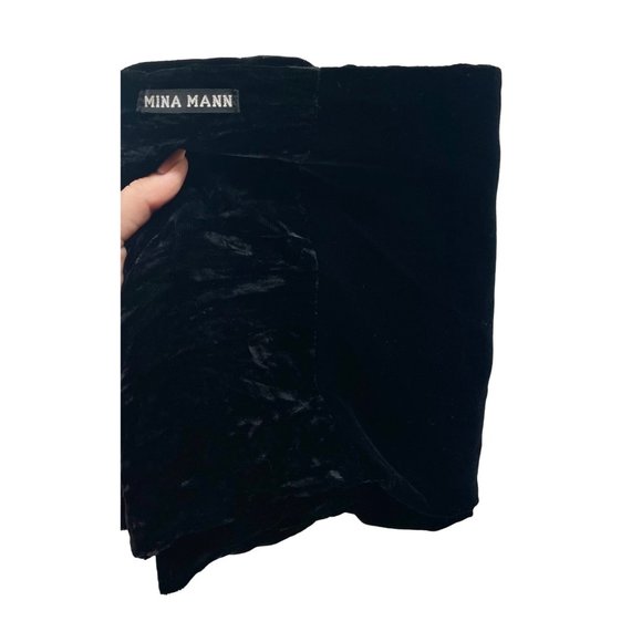 NWOT Mina Mann Women's Black Two-Tone Velvet Designer Scarf - Picture 8 of 8